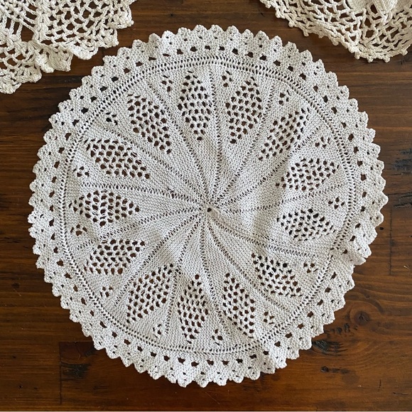 Vintage Lace Crochet Doily Cream Off White Beige Doilie Cottagecore set of 3 - Picture 3 of 16